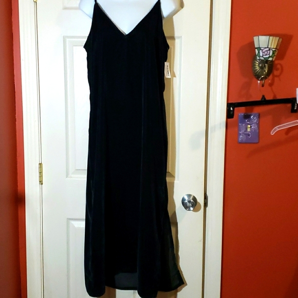Old Navy Dresses & Skirts - Old Navy Black velvet Maxi Dress